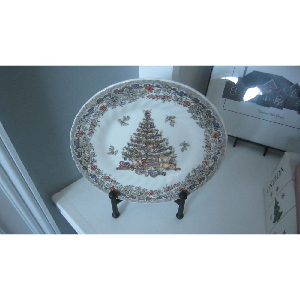 Queens Seasons Greetings  8" Plate Christmas Tree Myott Illustration